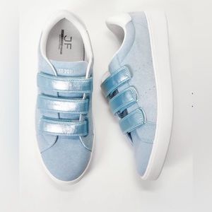 Sutton Court Sneaker